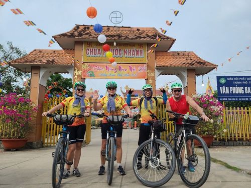 Bike tour: Bike & Boat from Saigon - Mekong Homestay
