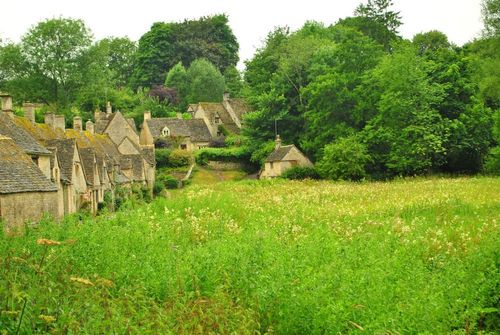 Bike tour: The Cotswolds and Stonehenge